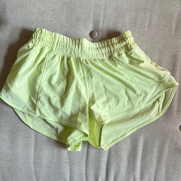 Lululemon hotty hot short - Picture 1 of 3